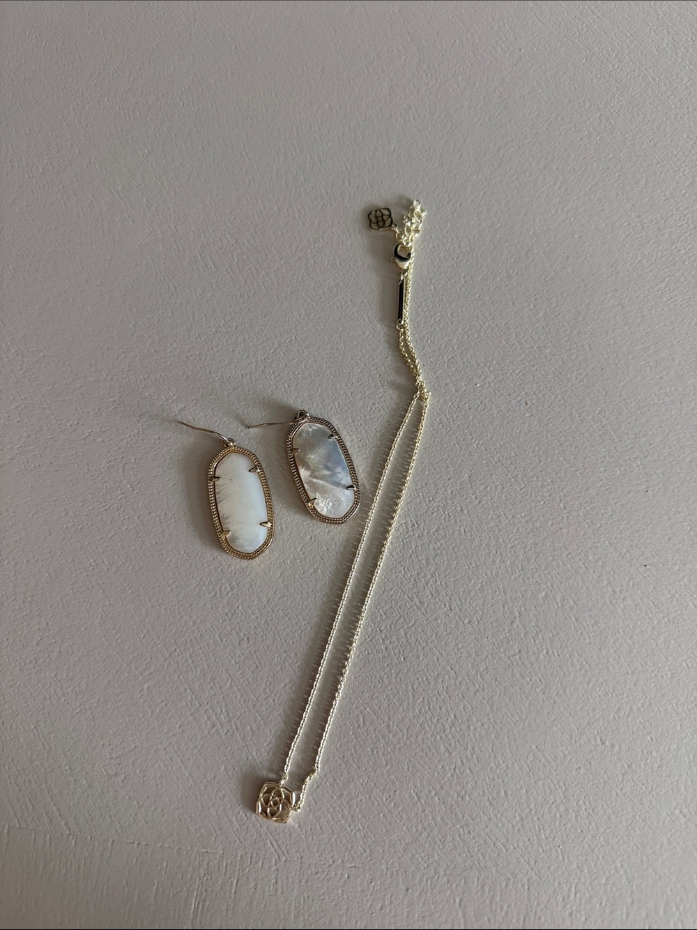 Elegant gold Pendant Necklace and Earrings Set